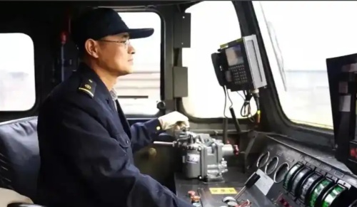 火車司機(jī)駕駛證怎么考?