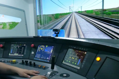 想當火車司機？中專學歷也能報名！穩(wěn)定高薪 + 鐵飯碗！
